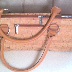 PRIMEWARE INSULATED WINE CLUTCH WITH CORK SCREW